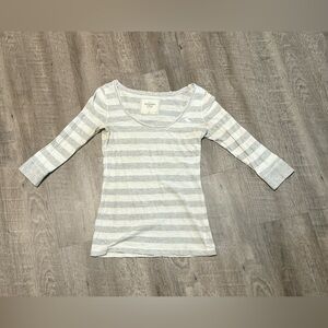 Abercrombie & Fitch Heathered Gray and White Tee